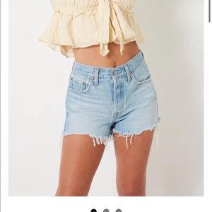 LEVI’S cutoff denim shorts!